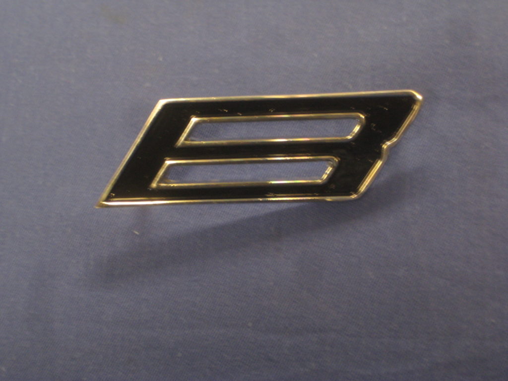 (15) MGB GT AHH9926 B TAILGATE BADGE