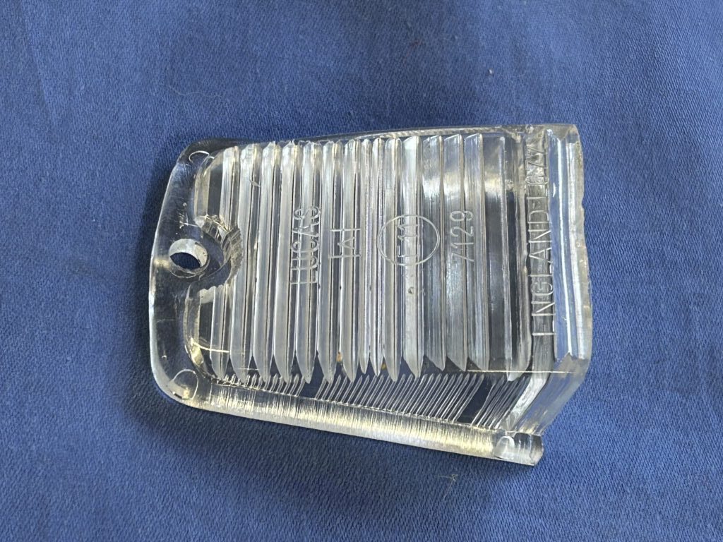 (10) MGB 516308 FRONT WHITE SIDE LAMP LENS