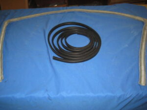 TGATEPR   PAIR MGB GT FULL & 3/4 TAILGATE SEALS