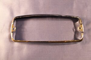 (13) MGB 516304 FRONT SIDELAMP CHROME RIM