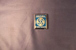 (16) 725525 BRITISH LEYLAND WING BL BADGE BLUE & SILVER