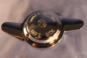 MGB & MIDGET MG LOGO L/H LEFT HAND 12TPI 2 EARED SPINNER AHH7318A