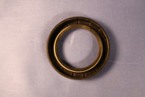 (11) MGB REAR HUB OIL SEAL BANJO AXLE GHS211