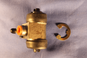 (7) MGB Roadster Rear Wheel Cylinder GWC1103