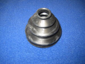 (13) MGC & V8 CLUTCH FORK GAITER 22B450