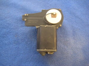 (1) MIDGET & MGB RECON SINGLE SPEED SQUARE WIPER MOTOR EXCHANGE GXE7714E