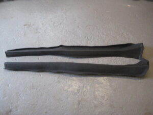 (14) MGB ORIGINAL SILL CILL RUBBER MATS PAIR XGA1300/1
