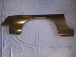 (22) MGB BOTTOM HALF REAR WING 1/2 MB37