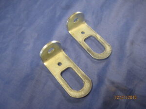 (38) MGB PAIR ENGINE LIFTING BRACKETS 12A1968K
