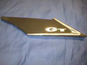 (5) MGB GT ROOF BADGE BHH1400/1