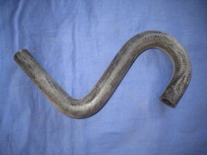 (34) MIDGET 1500 HEATER HOSE INLET MANIFOLD TO ELBOW CHA359