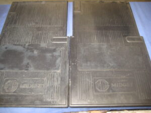 (18) GAC6821 MIDGET RUBBER FOOTWELL MATS PAIR 1967 ON