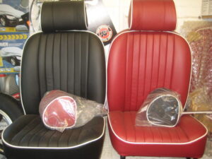 MGB PAIR OF LEATHER BLACK WITH WHITE PIPING RECLINER SEATS & D SHAPE HEADRESTS S780AWKIT