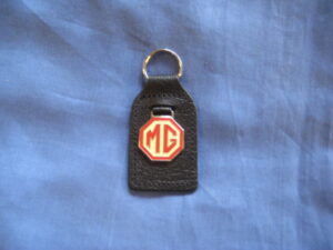 GAC4037RC MGB & MIDGET BLACK LEATHER KEY FOB WITH RED & CREAM OCTAGON LOGO KEY RING