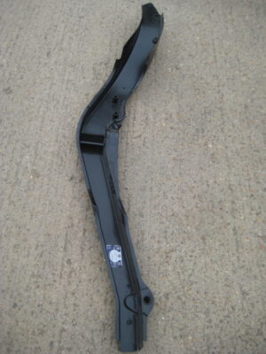 HZA4924 MGB REAR CHASSIS LEG RUBBER BUMPER RIGHT HAND