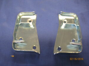 MGB & MIDGET PAIR OF B POST STRIKER PLATES CZA3310/1