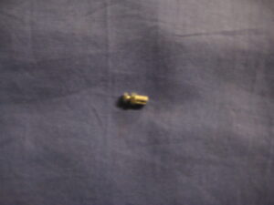 AUE34 MGB & MIDGET 1275 CHOKE CABLE TRUNION & SCREW