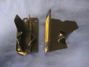 HZA392 HZA393 MGB WELD ON ENGINE MOUNTING BRACKETS CHROME BUMPER