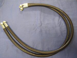(47) MGB BHH1610PR R/B RUBBER OIL COOLER HOSES PIPES PAIR 1975 ON