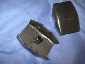 505158A MGB & MIDGET 2 FUSE FUSE BOX COVER LID