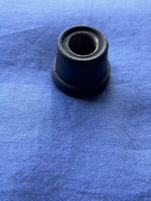 (1) 8G621 MGB TOP KING PIN BUSH