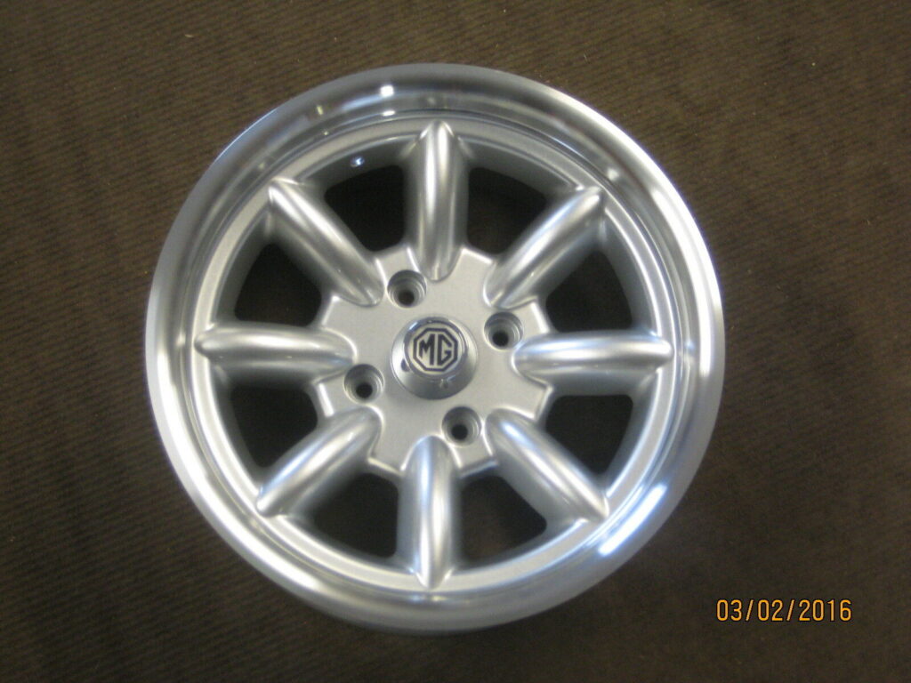 15X8SPX4 MGB SET OF FOUR 15" X 8J SILVER POLISHED RIM ALLOY WHEELS SEBRING COMPETITION