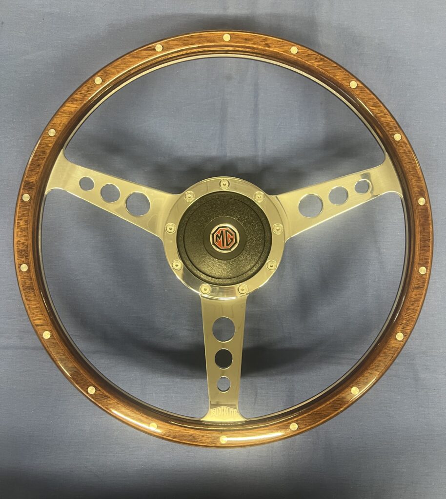 15WSWD MGB 15 INCH DISHED WOODEN STEERING WHEEL & BOS GT ROADSTER - Image 2