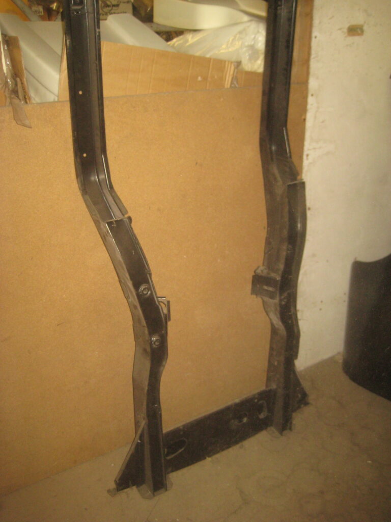BMH4001 MGB HERITAGE FRONT CHASSIS FRAME INC CROSSMEMBER 1975 ON RUBBER BUMPER