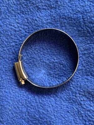 GHC11080 MGB FUEL PUMP MOUNTING GROMMET CLIP 1977- 80