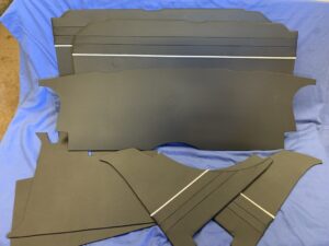 TKA41122  MGB ROADSTER 7 PIECE INTERIOR TRIM KIT BLACK WITH WHITE PIPING 1965-67