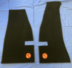 PAIR MGA OVERMATS FOOTWELL CARPETS OVERMATS WITH EMBROIDED MG LOGO MGA CK732A