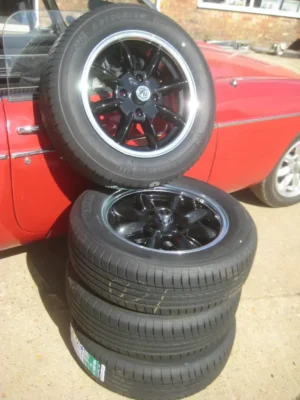MGB SET OF 4 15" X 5.5J BLACK WITH POLISH RIM ALLOY WHEELS & TYRES 15ABLBU